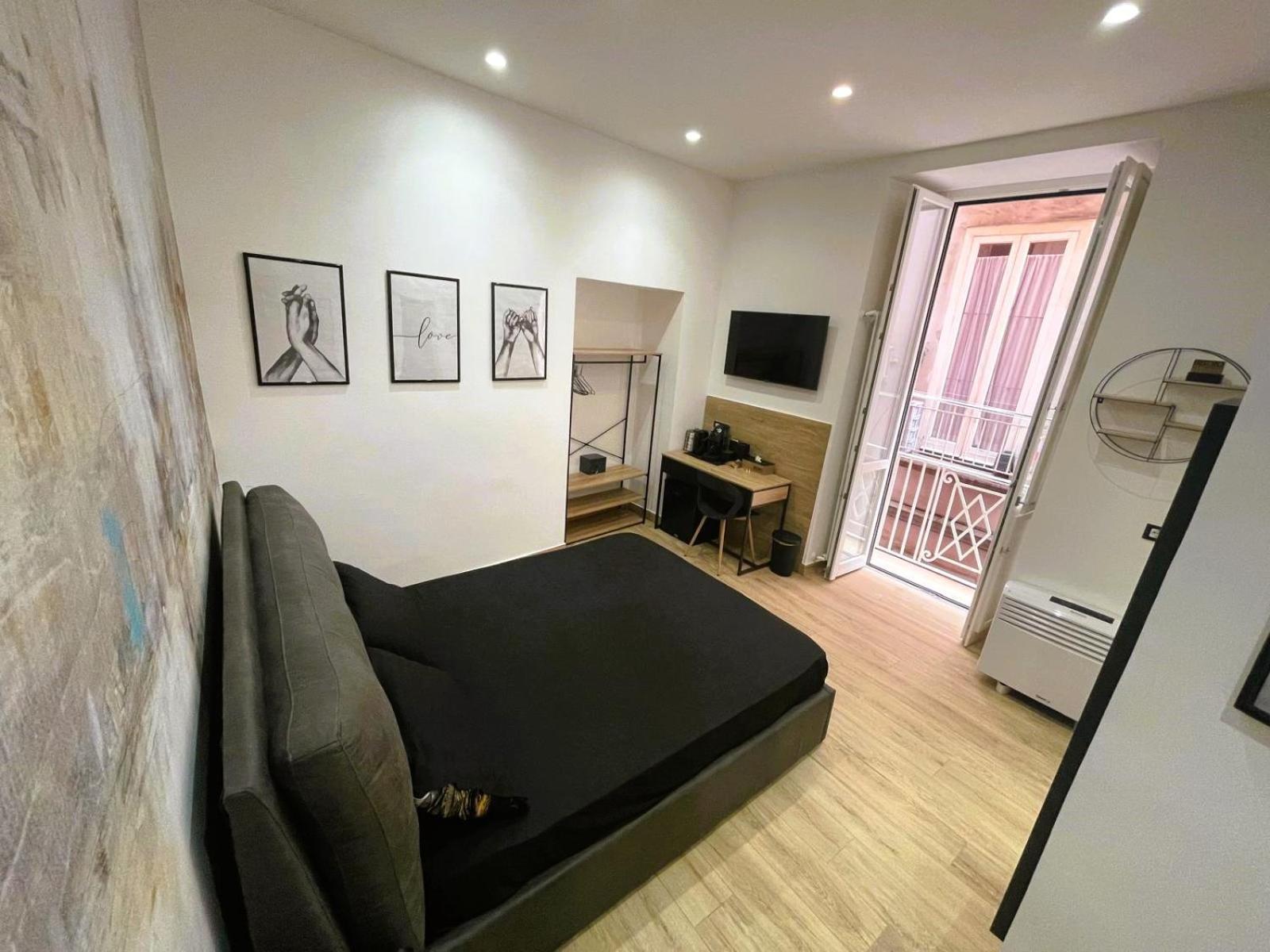 Urban Chic Toledo Guest house